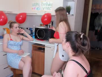 couple Girls On Cam with _pinacolada_