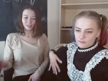 couple Girls On Cam with fitirobots