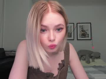 girl Girls On Cam with yvaine77