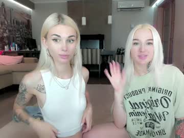 couple Girls On Cam with evaellfe