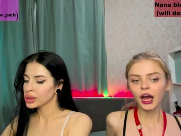 couple Girls On Cam with poison_girls