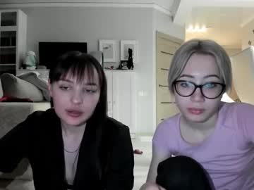 couple Girls On Cam with pinkdoll1