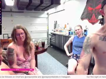 couple Girls On Cam with 1polytribe