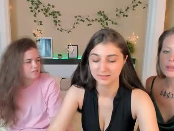 girl Girls On Cam with isla_meow
