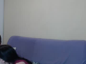 couple Girls On Cam with shava_