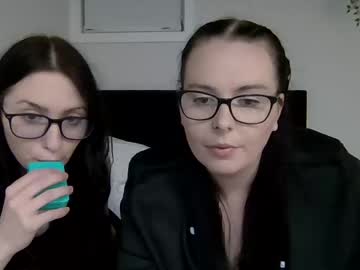 couple Girls On Cam with amberxorae