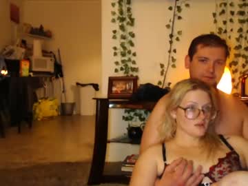 couple Girls On Cam with thevinnyg