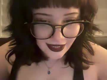 girl Girls On Cam with dainty_lilac