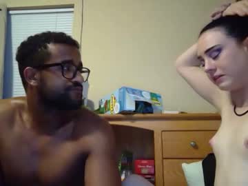 couple Girls On Cam with yohoall