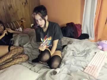 couple Girls On Cam with helokitkat
