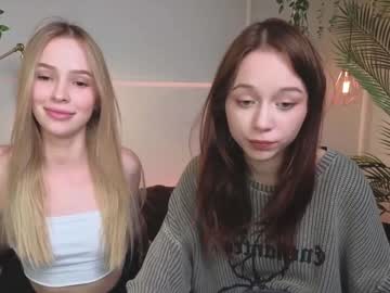 couple Girls On Cam with dontoke_
