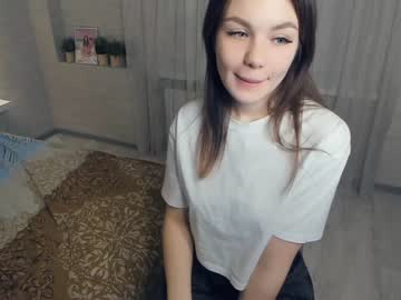 girl Girls On Cam with smiles_energy