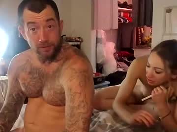 couple Girls On Cam with amiinteoubledaddy