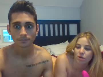 couple Girls On Cam with scarlettandsantiago