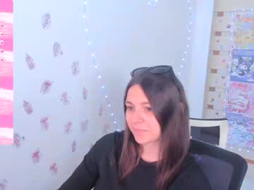 girl Girls On Cam with halley_pink