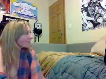 couple Girls On Cam with rehabdrugsandstaf
